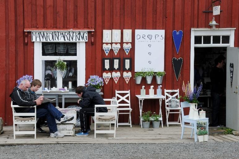 Millioner kroner Figur 27 Verdiskaping fra kulturmiljøturistene i Henningsvær sett opp mot total verdiskaping i regnskapspliktige bedrifter i det lokale næringslivet.