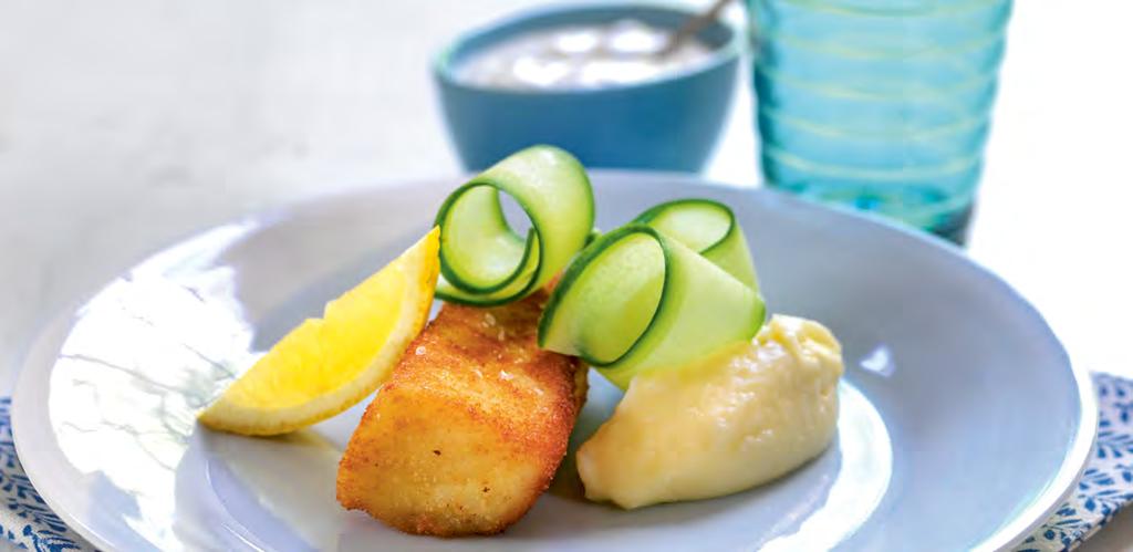 Paner og sprøstek torsken: På neste side kan du se hvordan du går fram trinn for trinn når du skal panere fisken. 1. Del torsken i fire like store stykker. 2.