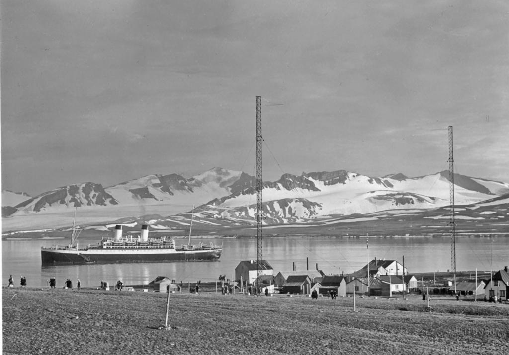 The first regular meteorological measurement site at Svalbard: Finneset in Grønfjorden Finneset at