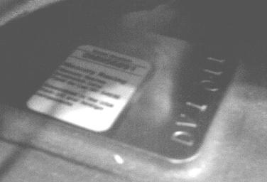 807 Drevets serienummerplsseringer - Trnsmisjonens serienummerplte 27495 - Drevets serienummerplte og stempel I ruker- og vedlikeholdshåndoken for motoren, som er tilgjengelig fr motorprodusenten,