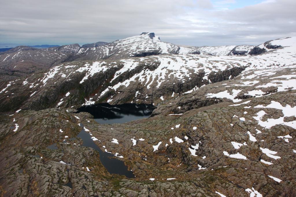 2 1.3 Geografisk plassering av tiltaket Grønskredvatnet ligg i Norddalselva (REGINE eining 0.85.5C0) i Flora kommune i Sogn og Fjordane.