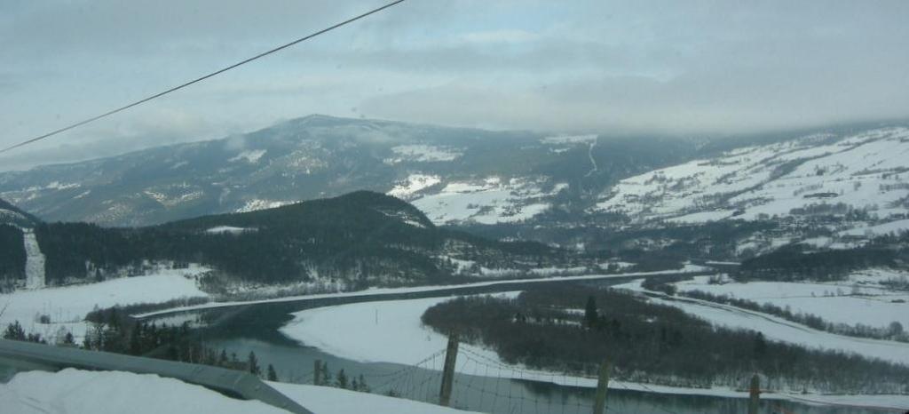 Delområde LA4 elverommet Hundorp Ulbergshaugen Elva og de flate områdene med bebyggelsen i Lia og dyrka mark på elveslettene danner et eget landskapsområde.