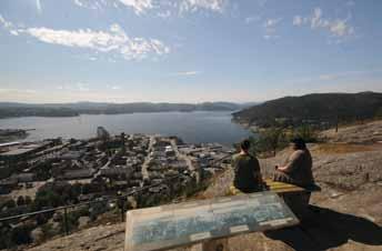 NAMDALSKYSTEN Flatanger er den sørligste kystkommunen på Namdalskysten, og hit kommer du ved å ta av Fv17 - Kystriksveien - på Sjøåsen 40 km nord for Steinkjer.