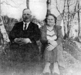 De eide også tomta der, men Olav døde i 1939, og Magda sluttet med handelen og flyttet i 1943. Røysheim ble da kjøpt av en herr Lønset.