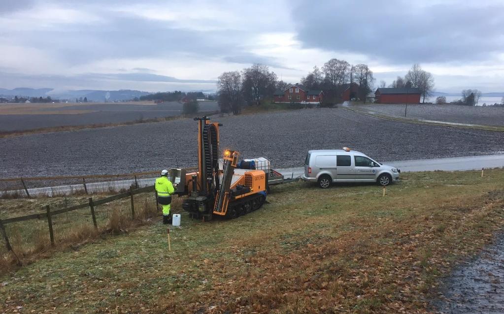 Oppdragsnr.: 51661335166133 Dokumentnr.: ETM-20-A-00045-Sæter Versjon: 00A Datarapport for forurenset grunn Miljøtekniske grunnundersøkelse (fase 2) Figur 7: Grunnboring ved N2403 (bildet er tatt 19.