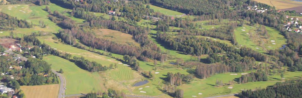 - Virkelig en flott treningsbane for barn, nybegynnere og etablerte, hevder Bogey. Han blir nesten lyrisk i sin beskrivelse av den lille banen, som har fem par 4- hull og fire par 3-hull.