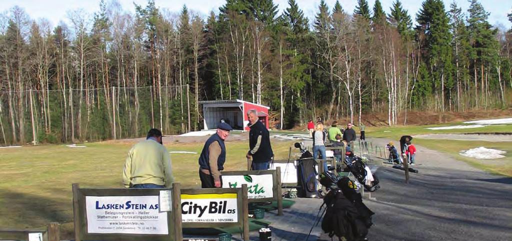 seks hull der lengden på hullene varierer mellom 25 40 meter. Alt i alt er treningsfasilitetene i Vestfold Golfklubb kanskje de beste i nasjonal målestokk. Norges Golfforbund har bl.a. benyttet disse områdene i forbindelse med en treningsleir for landslaget for piker.