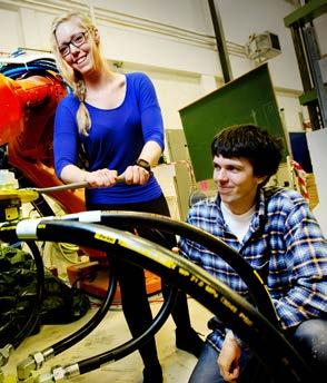 Hansen er landets eneste professor i olje hydraulikk mens Leavers er anerkjent internasjonalt innenfor bildebehandling og tilstandsbasert vedlike hold av mekanisk utstyr.