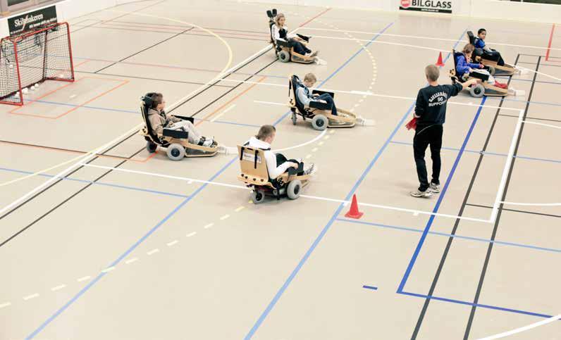 8 Eksempler på anlegg 8.1 Idrettshaller Enkelte idretter for bevegelseshemmede krever spesielle rullestoler, eksempelvis rullestolbasket, rullestolrugby, friidrett og el-innebandy.