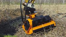Denne maskinen klarer grass, busker og kratt opp til 4 cm. i diameter.  Berti PARK/SB PARK/SB passer på maskiner fra 5,5-8 tonn.