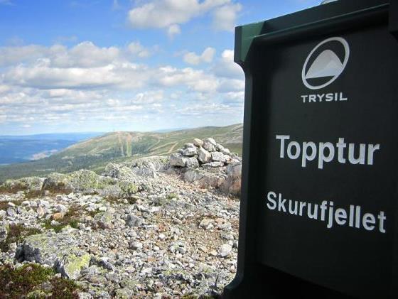 TOPPTUR 38 Skurufjellet Turen starter ved Trysil Høyfjellssenter i Fageråsen. De første 400 meterne går på asfalt, deretter er det 1,1 km med grusveg. Lengde: 6,4 km tur/retur. Totalstigning: 227 m.