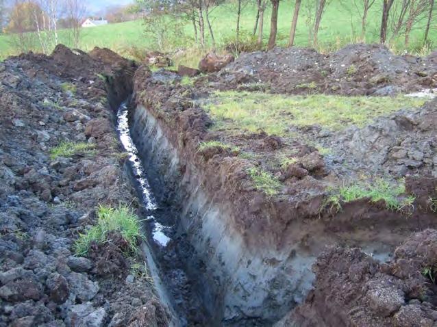 Landbruk Nordvest Ringreven 1/2013 Tilskudd til drenering Tekst Are Johnsen, Norsk Landbruksrådgiving Lofoten I Jordbruksavtalen for 2012 ble det satt av 100 millioner til tilskudd for drenering av