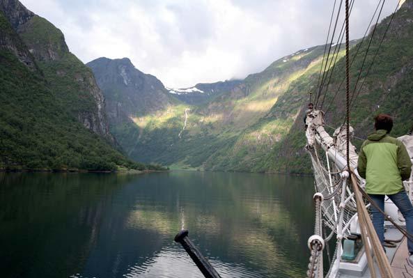 Så går vi rundt Magerøya med Honningsvåg, og vi opplever selveste Nordkapp, om bord på verdens vakreste fullrigger på hennes 75 års jubileumstokt!