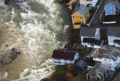 I januar var det to dramatiske branner, først i Lærdal der 42 bygninger brant ned til grunnen på grunn av sterk vind og rask spredning.