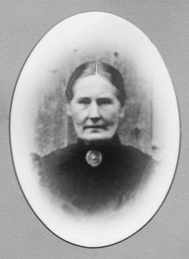 ØYER - 1901 Lisbeth Jensdatter Vedum var født i 1859. I folketellingen for 1900 er hun oppgitt å være seterbudeie og bor på Nordjordet sammen med sin far. Lisbeth var vararepresentant i en periode.