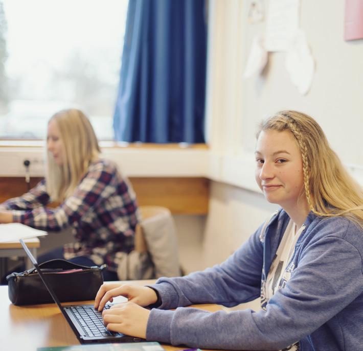 Profesjonell yrkesutøvelse, sosial kompetanse og kommunikasjon er også viktige fokusområder.