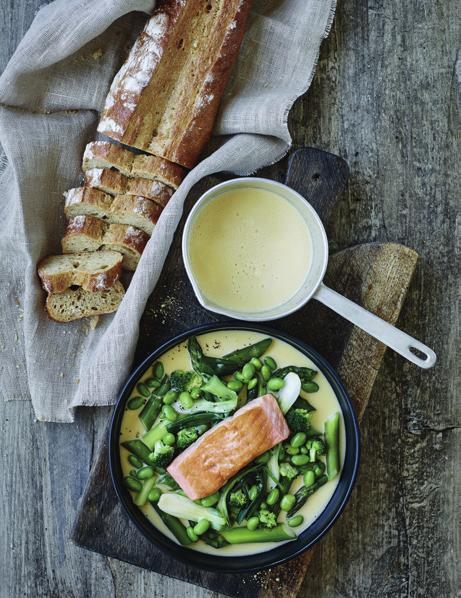 Beurre Blanc, smørsaus med hvitvin til fisk Ratatouille med hvit geitost Porsjonsstørrelse: 115 ml Porsjonsstørrelse: 102 ml 5 dl Fres finhakket løk i olje. Tilsett Maille Hvitvinsddik og hvitvin.