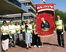 STAVANGER: Streikekomiteen i Stavanger med distriktets fane.