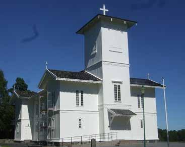 For vel et år siden ble også taket på kirken reparert. Nye glasserte takstein kom på plass og råtne vindskeier ble byttet ut. Nå er Engene kirke virkelig et vakkert skue.