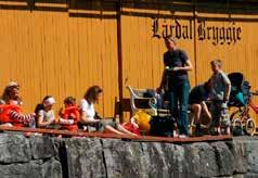 Ferden startet med salutt og beæring av de kongelige gjester, før kanaldronningen satte kursen oppover Telemarkskanalen. På Vrangfoss kan man beskue navnetrekkene til de kongelige passasjerene.
