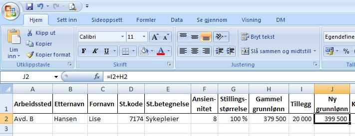 Fig. 2 Vi ser i fig. 2 over at formelen vi brukte for å summere gammel lønn og tillegg nå står i formelfeltet. Det går an å skrive inn hele formelen istedenfor å klikke på cellene det gjelder, dvs.