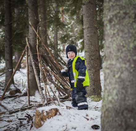 FEBRUAR - SKI OG AKE MÅNED? Vi håper på en vinter som gjør at vi kan være masse ute. Barnehagen ligger fantastisk til i fht å gå på ski og ake.