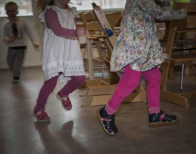 JUNI - SOMMER OG SKOLEFRI Nå går det veldig raskt til de første