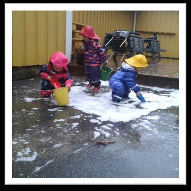 Hva er spesielt for vår barnehage? Liten barnehage med to avdelinger fordelt på to bygg. Egen småbarnsavdeling.