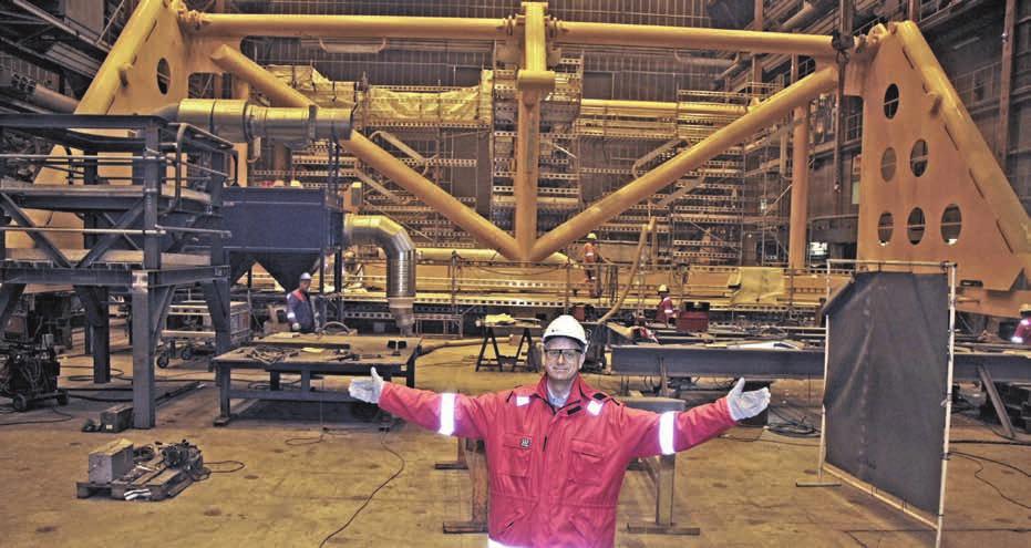 36 HELGELAND OG SANDNESSJØEN Aker-fabrikasjon i Sandnessjøen Våren 2014 starter Aker Solutions Sandnessjøenavdeling produksjon av tre store stålrammer på tilsammen 570 tonn, som skal inngå som