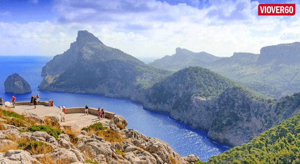 1 FOTTURER PÅ MALLORCA Bli med oss til vakre Mallorca når vi skal oppleve vandringer gjennom små landsbyer, hager med appelsintrær, eikeskoger, langs kysten og opp i fjellene.