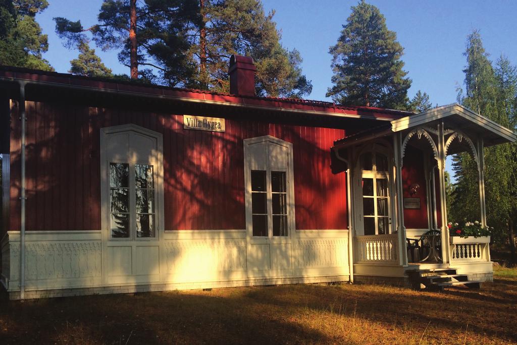 Alle husene har navn slik som Villa Danica, Villa Viktoria og Villa Gyldne hus og