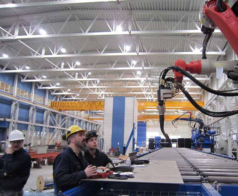I Kleven har vi investert i avansert robotverktøy som på ei automatisert produksjonslinje skal produsere modular til skroga.