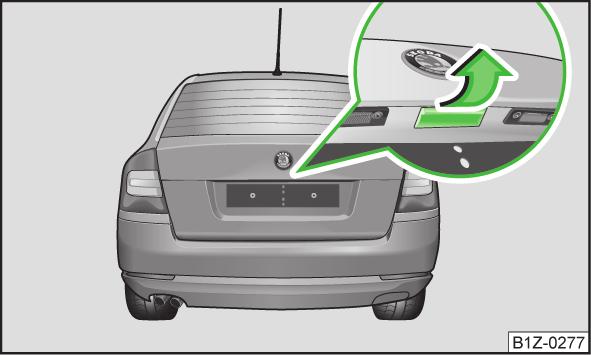 Åpne/Lukke Bilde 16 Håndtak på bakluken Før bagasjeromlokket låses automatisk er det fare for at uvedkommende kan komme seg inn i bilen.