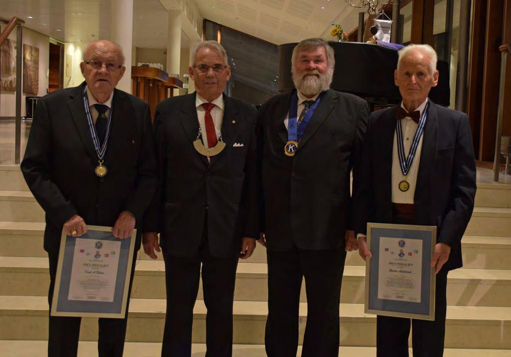 Mottagere av Øien-medaljen, chartermedlemmene Reidar Aslaksrud og Knut A.