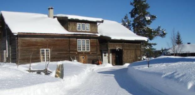 12.45 Rakfisk forte fortissimo, minikonsert og lunsj på Noraker Gård. Buffé med spesialiteter og kortreist mat.