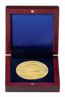 : 337 256 Kr 212,00 Plast myntetui Mynt- og medaljeetui for mynt opp til 45 mm i diameter. Laget av blå plast med trykknapp lås.