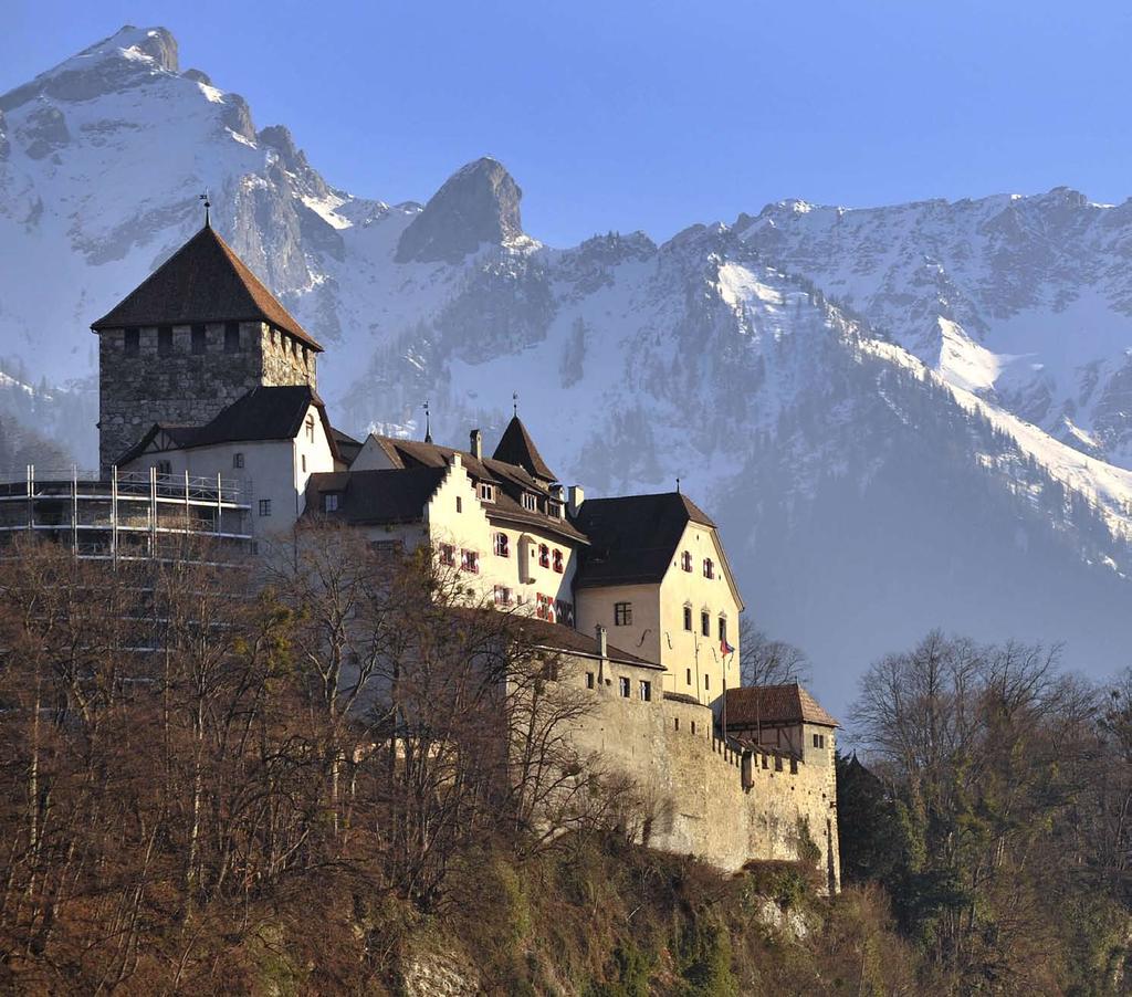 Fyrstedømmet Liechtenstein ligger i alpene mellom Østerrike og Sveits og er kanskje mest kjent for den imponerende borgen som ligger i fjellene over hovedstaden Vaduz.