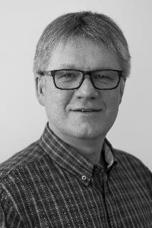 CURRICULUM VITAE 09.10.2017 Personalia Navn: Egil Petter Stræte Født: 12.04.1962 Akademisk tittel: Dr. polit. Stilling: Seniorforsker, Norsk senter for bygdeforskning Telefon: 416 38 118 E-post: egil.