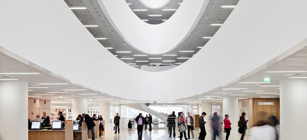 En av dem som kunne se for seg resultatet var Vesa Oiva i Anttinen Oiva Architects (AOA), som utarbeidet et tydelig og elegant forslag som sier Biblioteker vil gjennomgå kontinuerlige endringer i