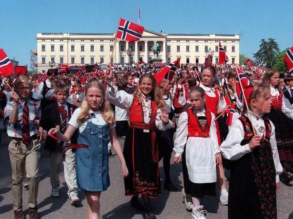 260 000 barn har foreldre med en psykisk lidelse som kan gå ut over daglig fungering (folkehelseinstituttet 2011 350 000