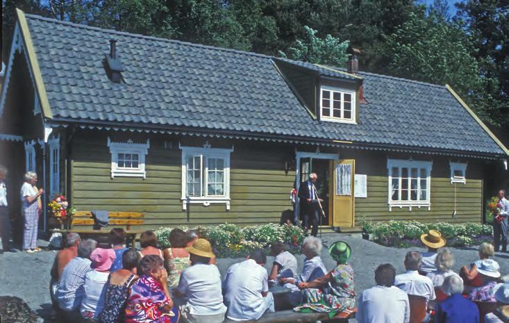 Direktør for Det norske arboret, Cornelis C. Berg taler under åpningen av 'Blondehuset' på Arboretets dag 23. august 1992 ( foto: Alf Helge Søyland).