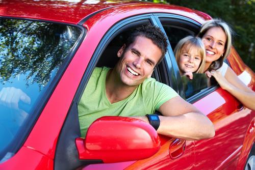 Oppgave 3 (4 poeng) Familien leier en bil i Venezia, og planlegger å kjøre disse tre strekningene i Italia: Venezia Firenze Firenze Pisa Pisa Roma 287 km 83 km 371 km a) Bilen bruker i gjennomsnitt