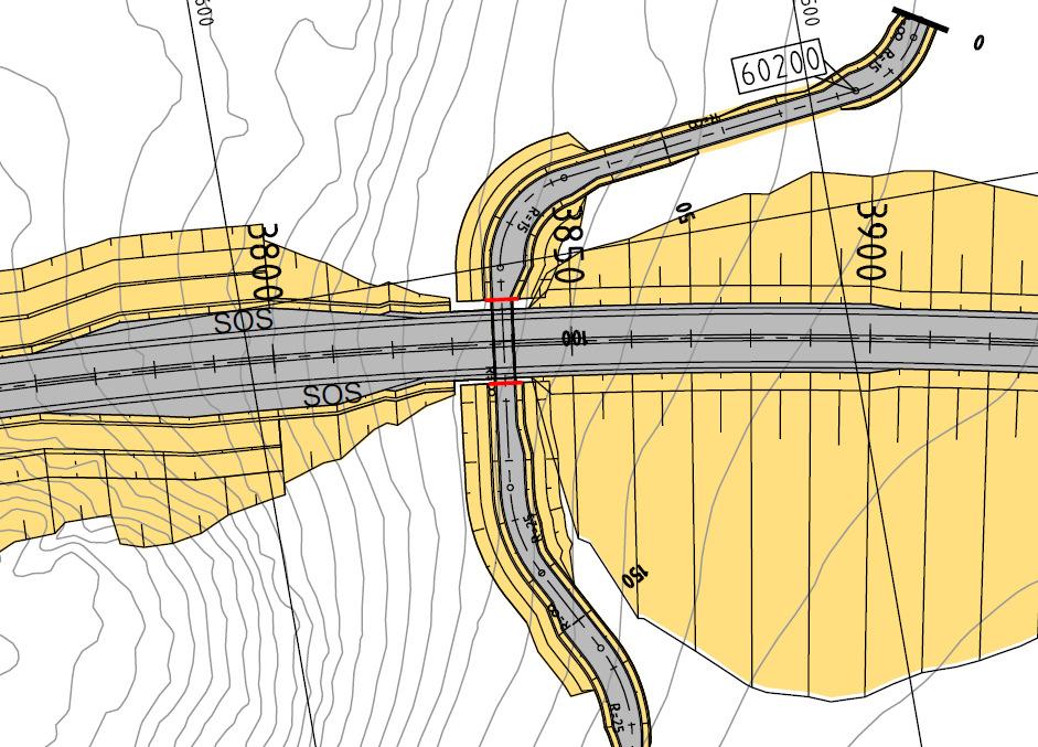2.4 17-1620 Solbakken kulvert Fv 17 ligger her i overgang mellom fjellskjæring og fylling med lengdefall ca. 3 % og horisontalradius R=1000. Landbrukskrysningen i ca. pr. 3840 har krysningsvinkel ca.