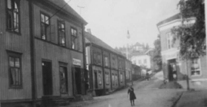 Øvrebyen gamle Kongsvinger gårdstun for militære, handel og håndverk, som i dagligtale gikk under navnet Kongsvinger leir, eller bare Leiren.