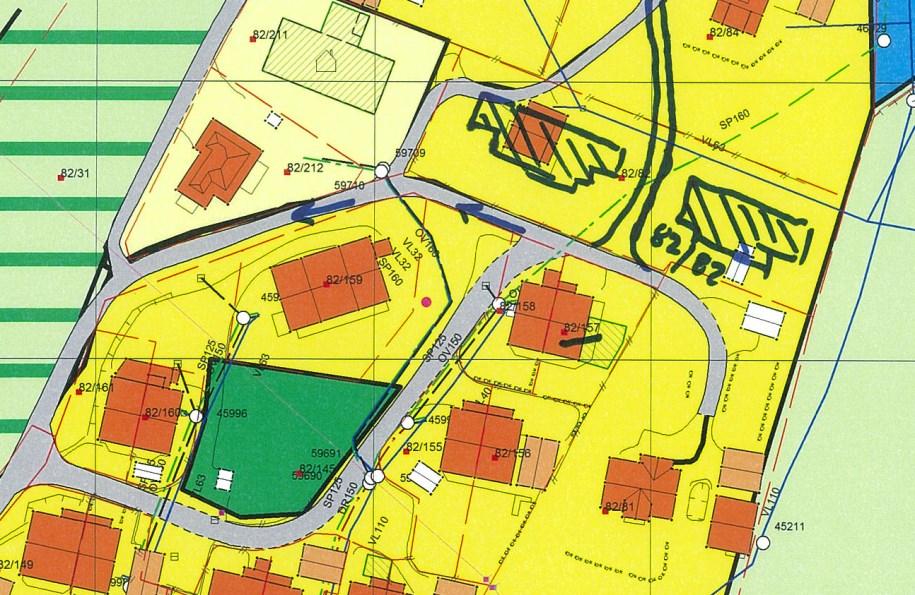 2017 Om søknaden: Det vert søkt om å riva eksisterande einebustad på eigedom 82/82 som er 1797 m2, samt oppføring av to stk vertikaldelte tre-mannsbustader over to plan med tak som