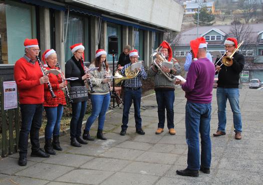 dags konsert i Rådhuset med Hov musikkorps onsdag 27. desember klokken 18.00. Søndre Land skolekorps deltar på konserten.