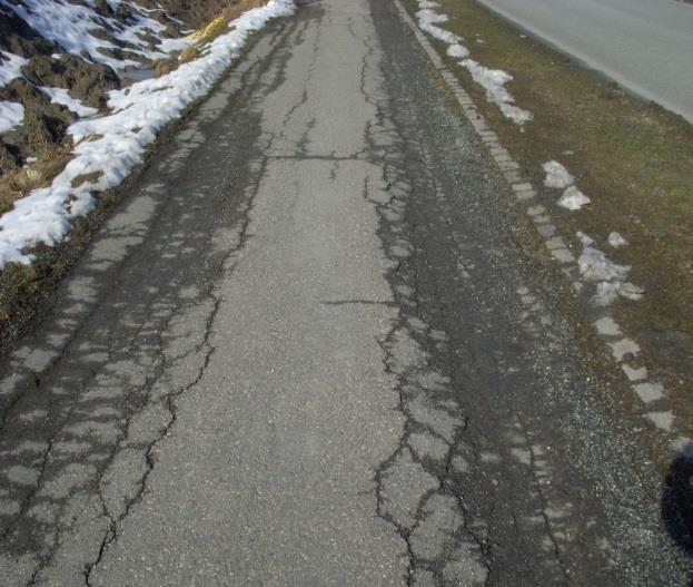 Kapittel 5 Vegoverbygning Noen viktige endringer: Kapittel 5 er et rent dimensjoneringskapittel (Bæreevne Frostsikring, Forsterkning) Betongdekker tatt ut av N200 Dimensjonering av veg med gatestein