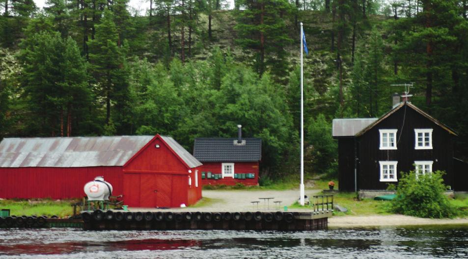 Gjestegården ligger 2 km fra Synnervika og har rom og