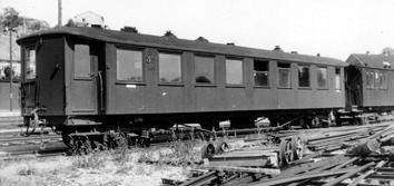 Vognene ble bygd på understillinger som var cirka 30 år gamle. Noen av vognene fikk en bredde på 2,65 meter, og ble dermed de bredeste smalsporvognene.