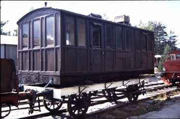De skal ha vært inndelt i to kupeer og ha hatt i alt 40 sitteplasser. I 1873-74 gjennomgikk vognene en gjennomgående ombyggng og modernisering.
